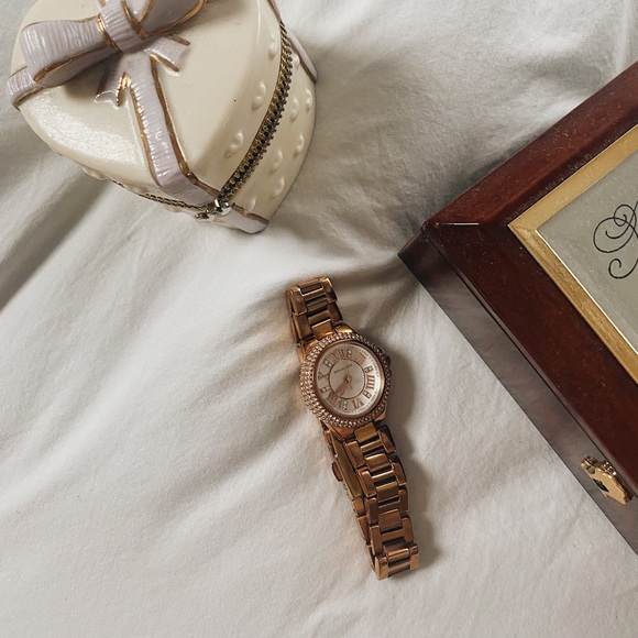 ~Host Pick~ Michael Kors Watch - Picture 2 of 3